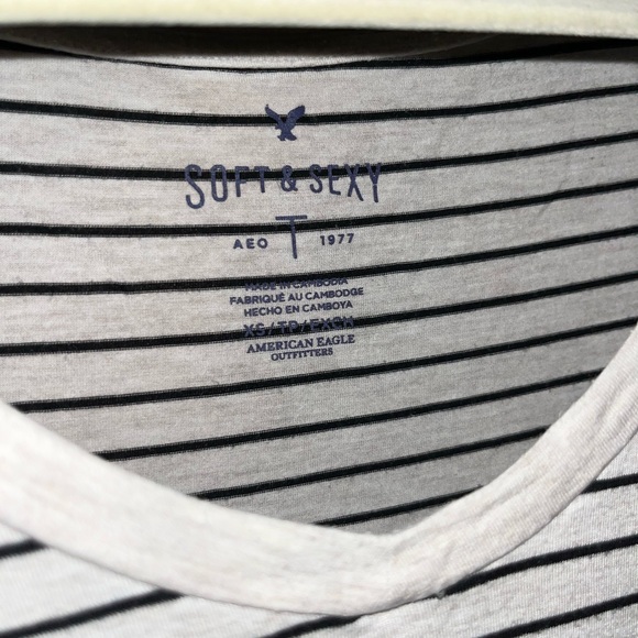 American Eagle Outfitters White and Black Striped V-Neck Long Sleeve Top - Picture 3 of 3